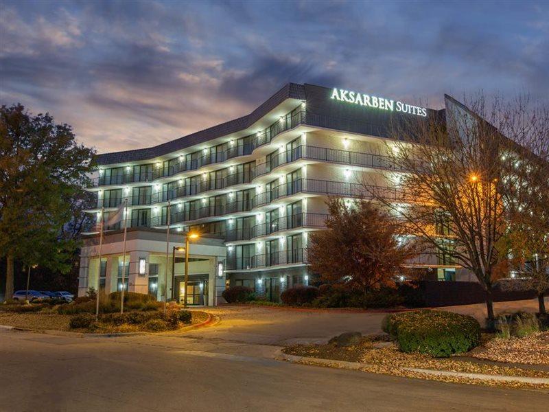 אומהה Aksarben Suites Trademark Collection By Wyndham מראה חיצוני תמונה