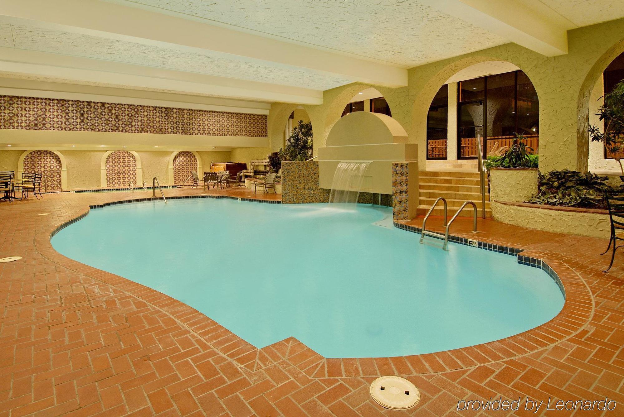 אומהה Aksarben Suites Trademark Collection By Wyndham מתקנים תמונה