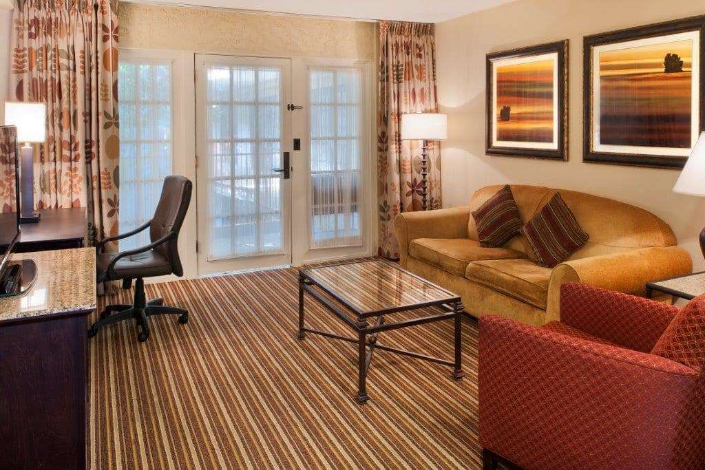 אומהה Aksarben Suites Trademark Collection By Wyndham חדר תמונה